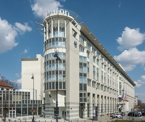 The photo of the Sheraton Grand Hotel